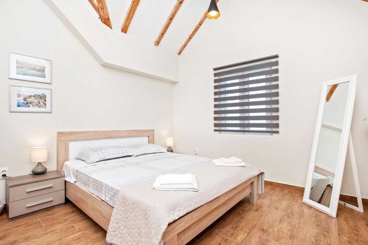 Apartments Isja Tivat Exterior photo