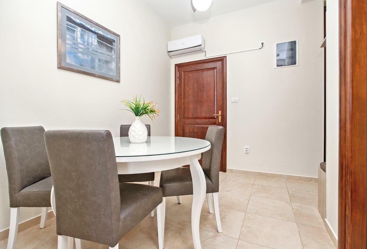 Apartments Isja Tivat Exterior photo